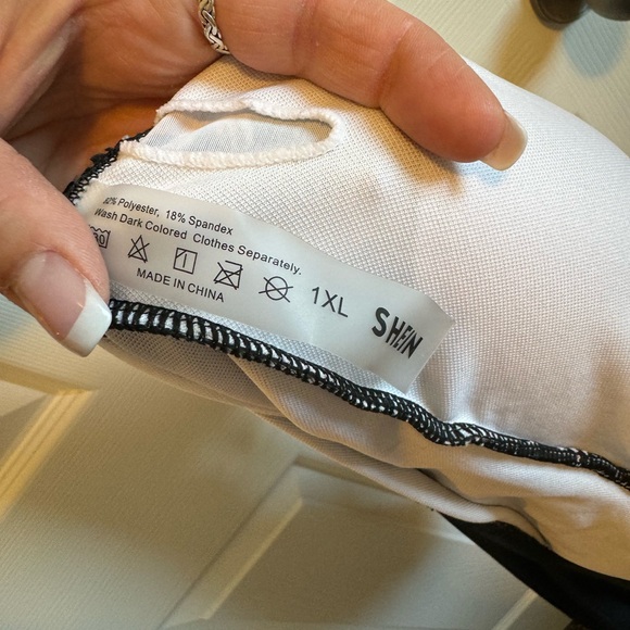 One piece swimsuit - Picture 3 of 3